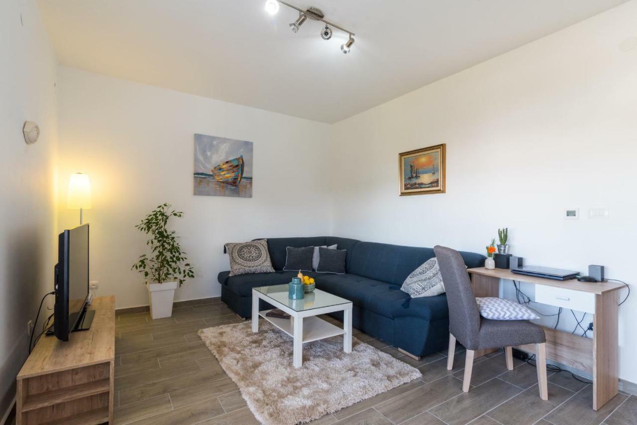Apartment Okrug Gornji - Trogir With Sea View エクステリア 写真