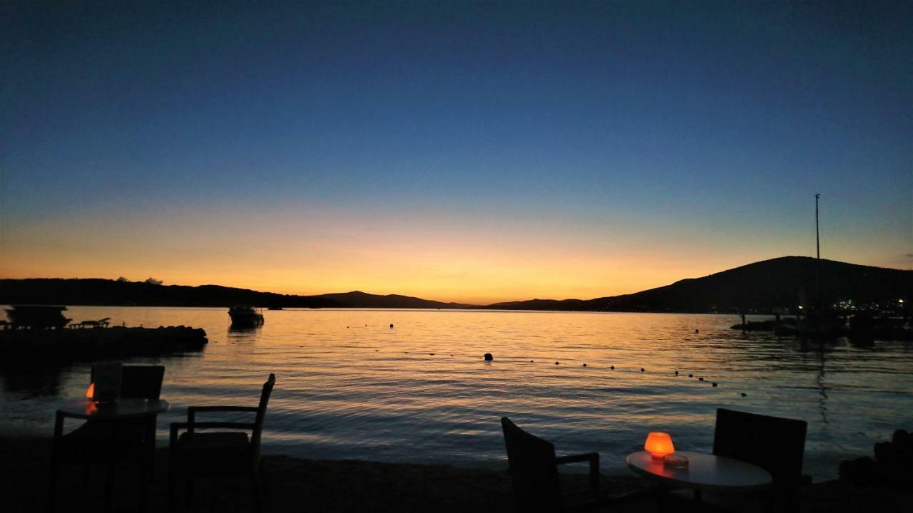 Apartment Okrug Gornji - Trogir With Sea View エクステリア 写真